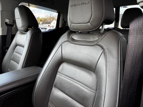 Used 2022 GMC Canyon Denali image 21