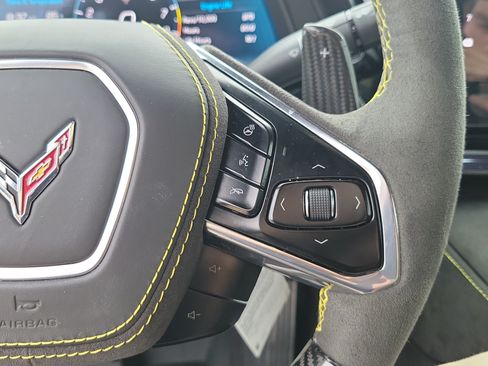 Used 2025 Chevrolet Corvette Z06 w/ Z07 Performance Package RWD image 24