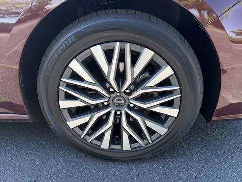 Used 2025 Nissan Altima 2.5 SV image 40