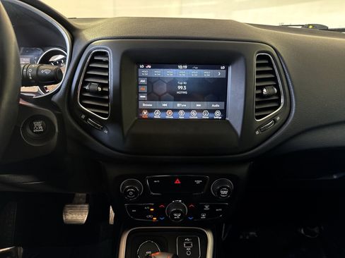 Used 2020 Jeep Compass Latitude w/ Cold Weather Group AWD/4WD image 18