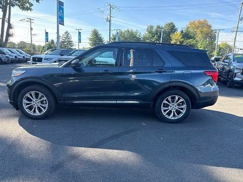 Certified 2023 Ford Explorer XLT w/ Equipment Group 202A AWD/4WD image 4