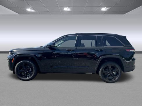 New 2026 Jeep Grand Cherokee Limited w/ Limited Altitude Package AWD/4WD image 4