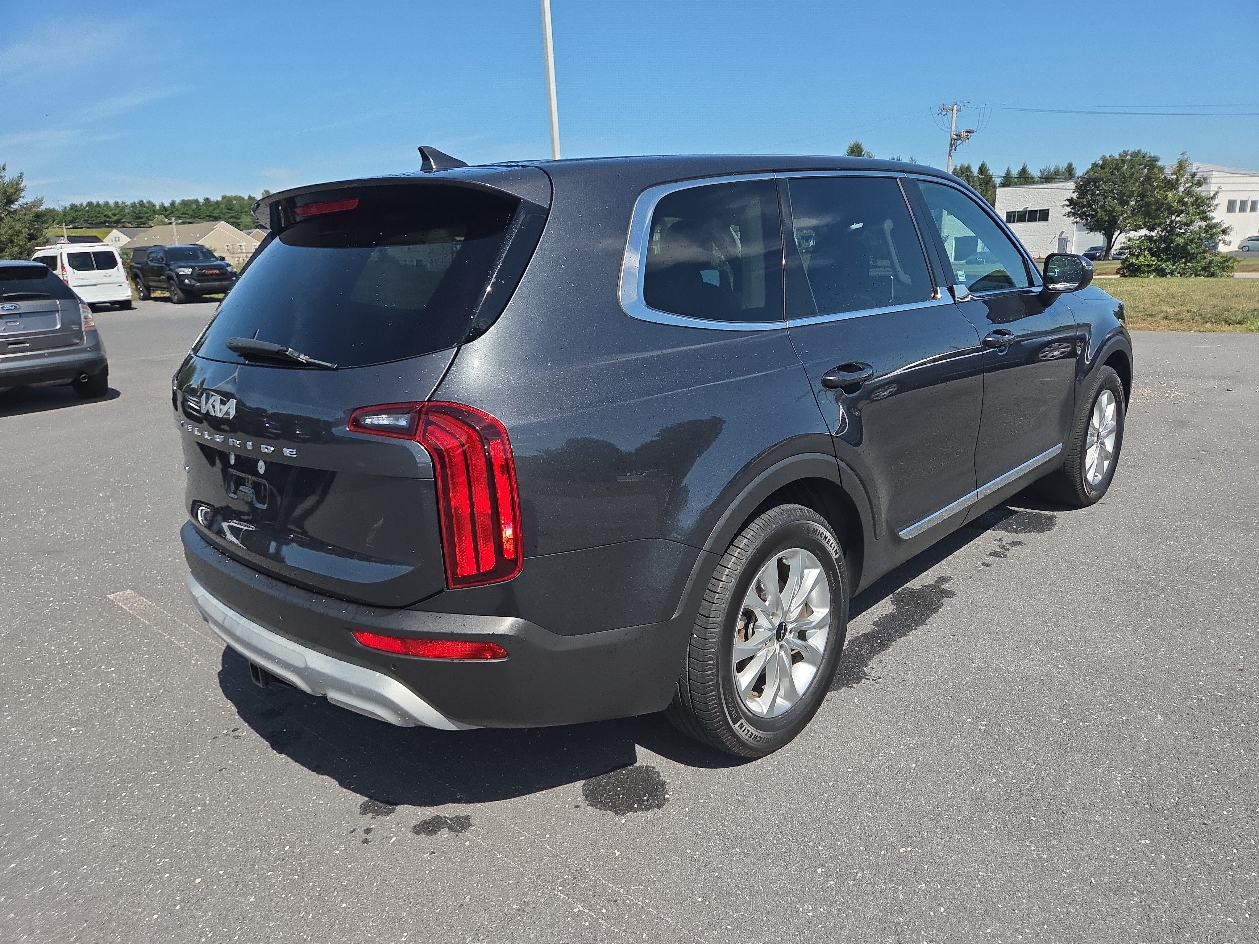 Used 2022 Kia Telluride LX AWD/4WD image 16