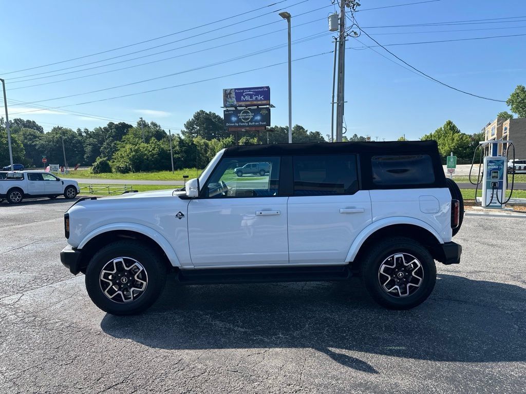 Used 2025 Ford Bronco Outer Banks AWD/4WD image 6