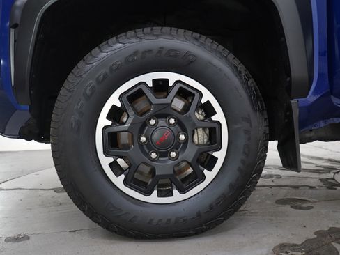 Used 2024 Toyota Tacoma TRD Off-Road w/ TRD Off Road Premium Package AWD/4WD image 32