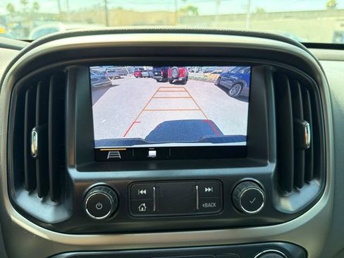Used 2019 Chevrolet Colorado Z71 AWD/4WD image 11