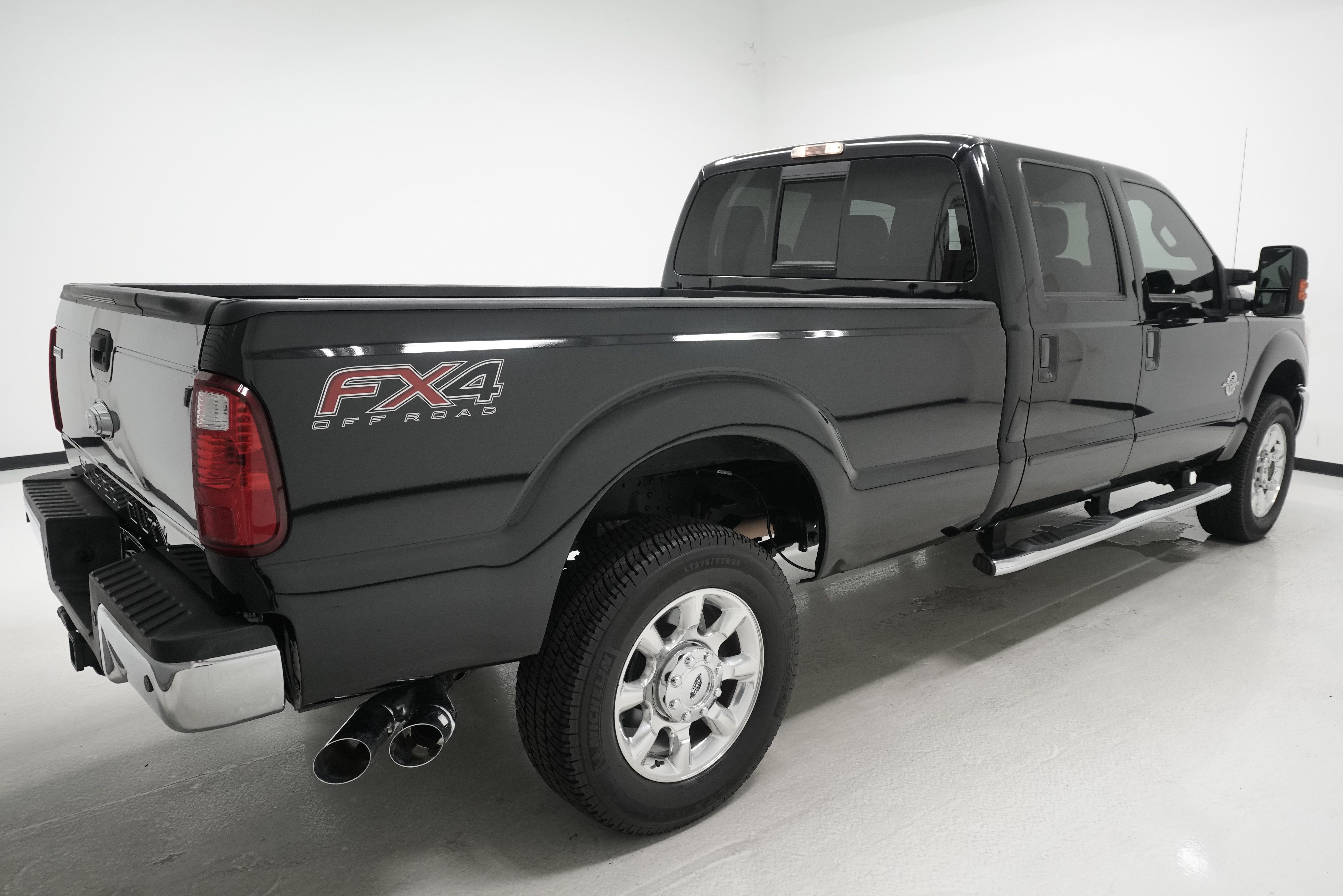 Used 2015 Ford F350 Lariat w/ Lariat Ultimate Package AWD/4WD image 3