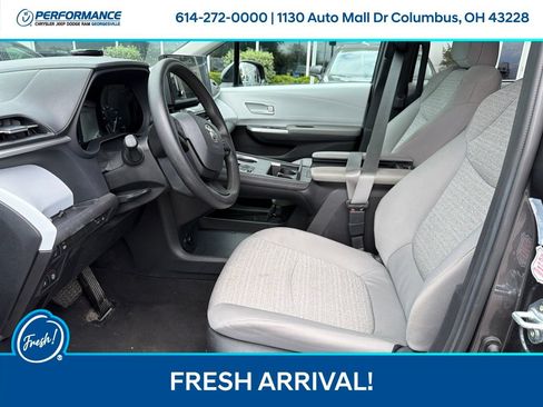 Used 2025 Toyota Sienna LE FWD image 14