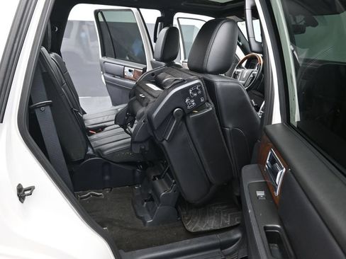 Used 2016 Lincoln Navigator Select AWD/4WD image 34