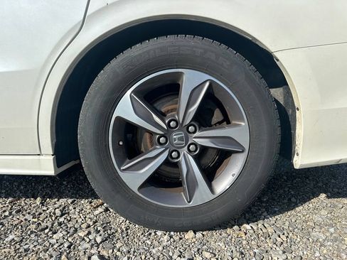 Used 2018 Honda Odyssey Touring image 8