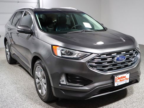 Used 2019 Ford Edge Titanium image 5