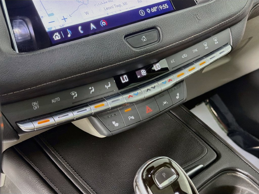 Used 2020 Cadillac XT4 Premium Luxury w/ Sun And Sound Package AWD/4WD image 16