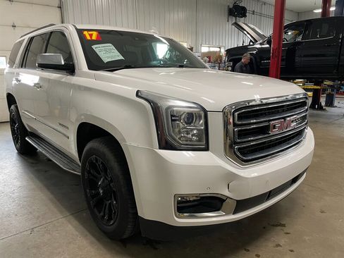 Used 2017 GMC Yukon SLT image 4