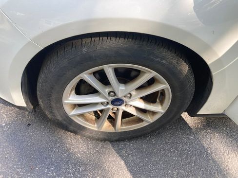 Used 2017 Ford Focus SE w/ Cold Weather Package image 31