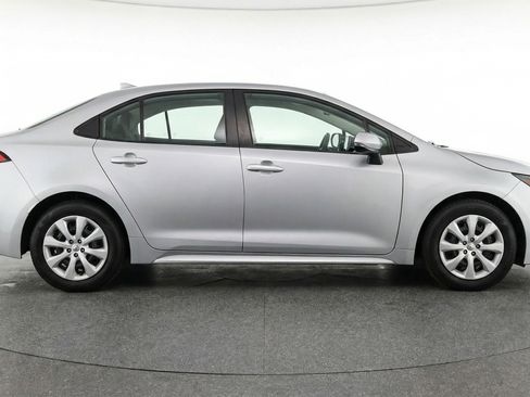 Used 2025 Toyota Corolla LE FWD image 11