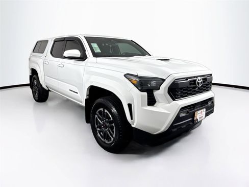 Used 2024 Toyota Tacoma TRD Sport image 4