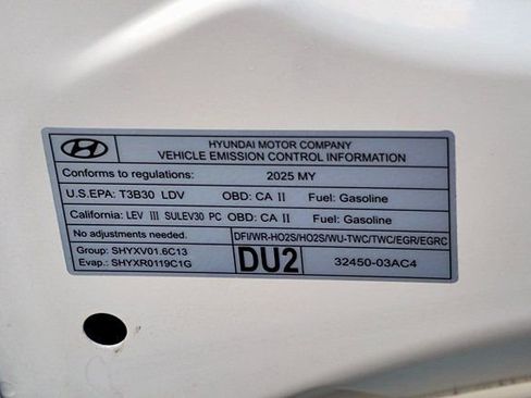 Used 2025 Hyundai Elantra SEL FWD image 35