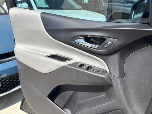 Used 2022 Chevrolet Equinox LS w/ LS Convenience Package image 26