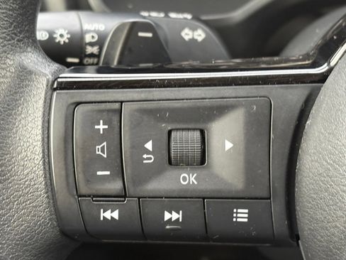 Certified 2021 Nissan Rogue S image 17