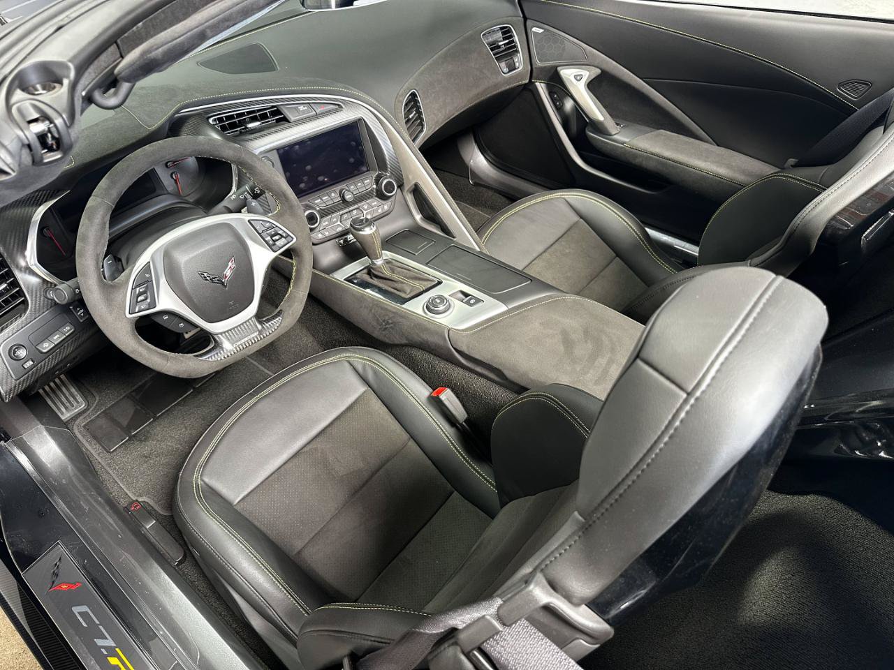 Used 2016 Chevrolet Corvette Z06 w/ C7.r Special Edition RWD image 25
