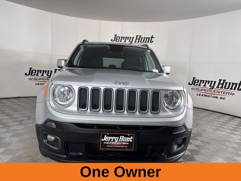Used 2018 Jeep Renegade Latitude w/ Popular Equipment Group image 4