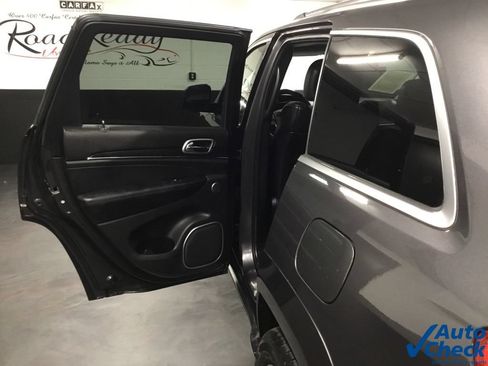 Used 2017 Jeep Grand Cherokee Summit w/ Platinum Series Group AWD/4WD image 28