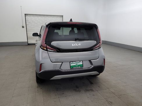 Used 2025 Kia Soul LX w/ LX Technology Package image 6