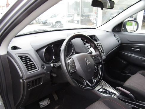 Used 2018 Mitsubishi Outlander Sport LE AWD/4WD image 21