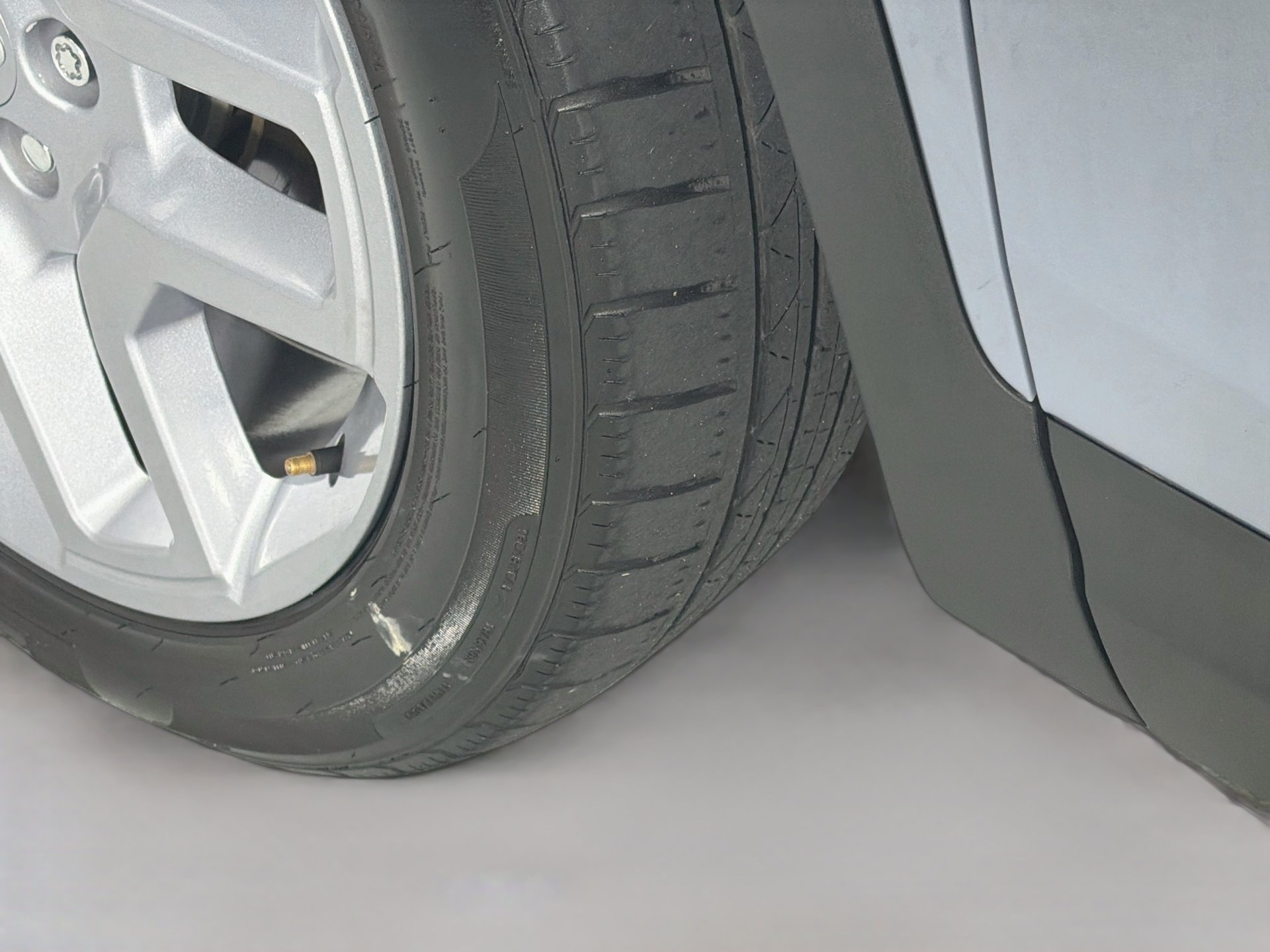Used 2025 Honda Passport EX-L image 42