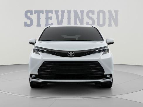 New 2026 Toyota Sienna XLE Woodland Edition AWD/4WD image 17