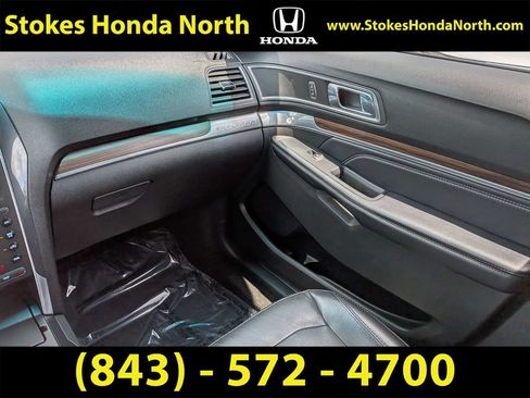 Used 2017 Ford Explorer Limited w/ Equipment Group 301A FWD image 20