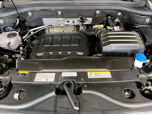 Used 2024 Volkswagen Atlas Cross Sport SE AWD/4WD image 34