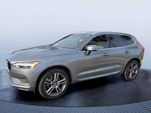 Used 2018 Volvo XC60 T5 Momentum w/ Vision Package AWD/4WD image 2