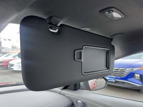 Used 2025 Hyundai Elantra SEL image 33