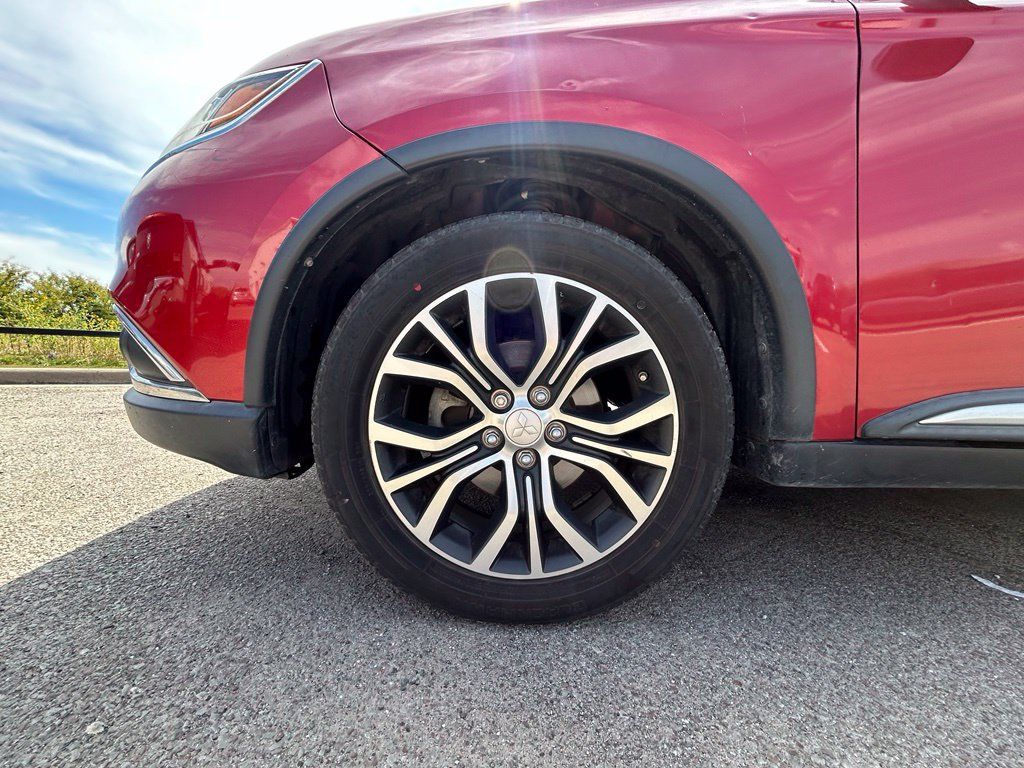 Used 2016 Mitsubishi Outlander FWD image 6