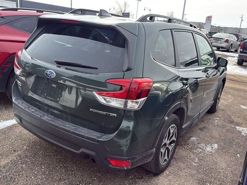 Used 2023 Subaru Forester Premium image 7