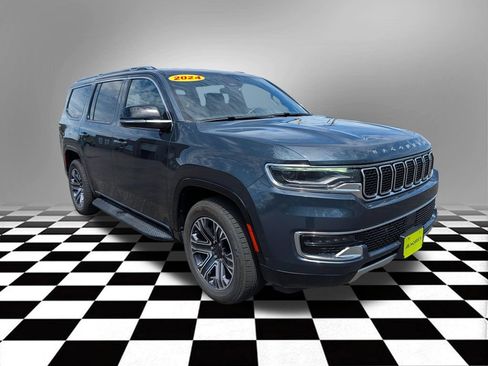 Used 2024 Jeep Wagoneer Series II w/ Flexible Seating Group AWD/4WD image 5