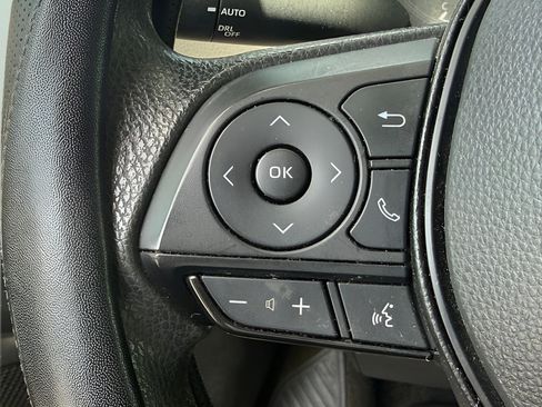 Used 2021 Toyota Corolla LE FWD image 15