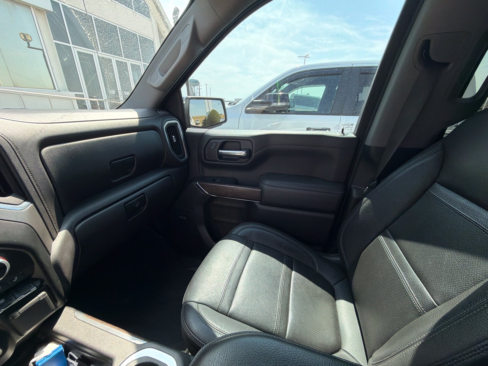 Used 2022 GMC Sierra 1500 Denali RWD image 8