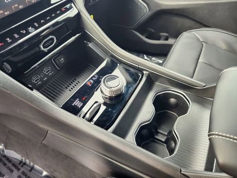 New 2026 Jeep Grand Cherokee Limited AWD/4WD image 17