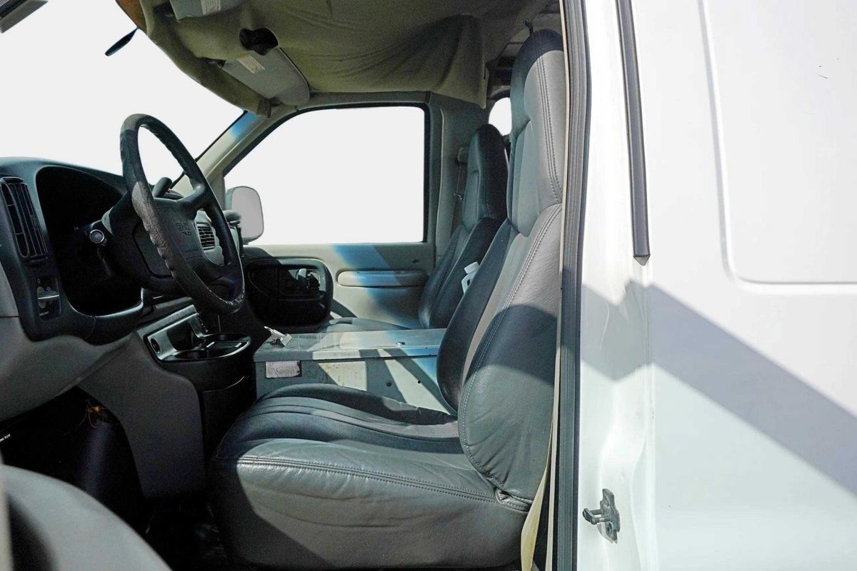 Used 1997 GMC Savana 2500 RWD image 14