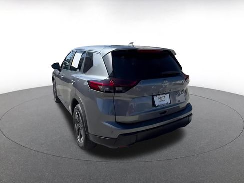 Used 2025 Nissan Rogue SV image 11