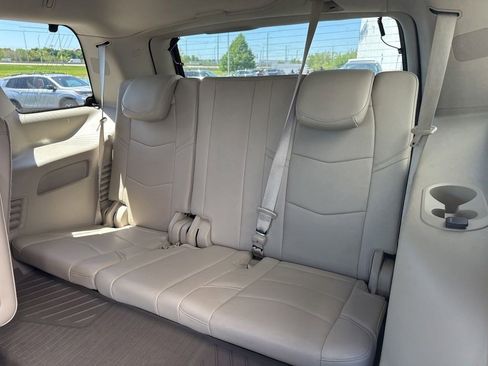 Used 2020 Cadillac Escalade Luxury w/ LPO, Radiant Package AWD/4WD image 8