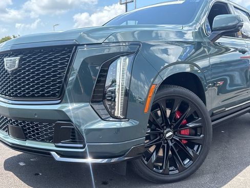 Certified 2025 Cadillac Escalade V w/ LPO, ONYX Package AWD/4WD image 3