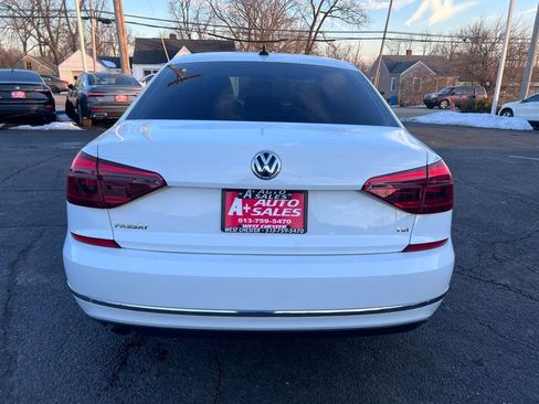 Used 2019 Volkswagen Passat 2.0T Wolfsburg w/ Wheels & Sunroof Package image 7