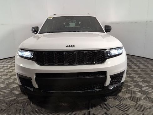 New 2025 Jeep Grand Cherokee L Limited w/ Black Appearance Package AWD/4WD image 2