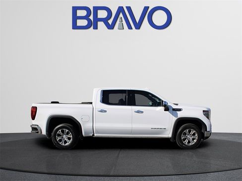 Used 2024 GMC Sierra 1500 SLT image 4