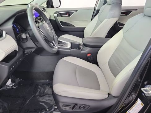 Used 2025 Toyota RAV4 XLE Premium w/ Weather Package AWD/4WD image 19
