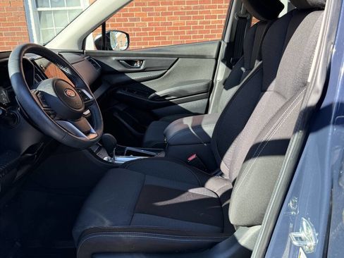 Used 2024 Subaru Ascent Premium w/ Convenience Package image 4