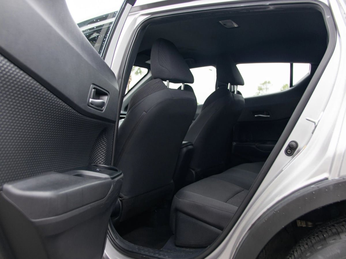 Used 2019 Toyota C-HR LE FWD image 17